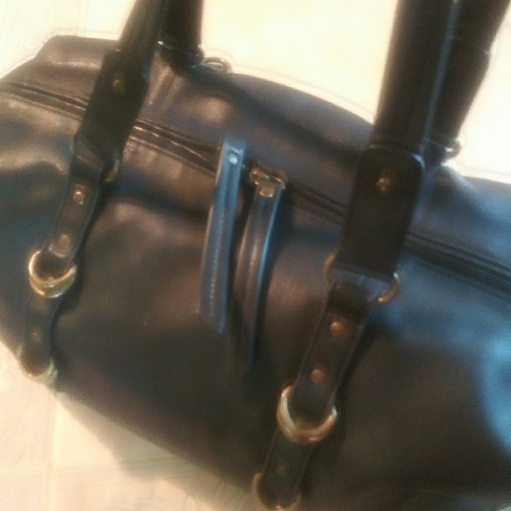 KENNETH COLE LEATHER BAG/LG.TOTE